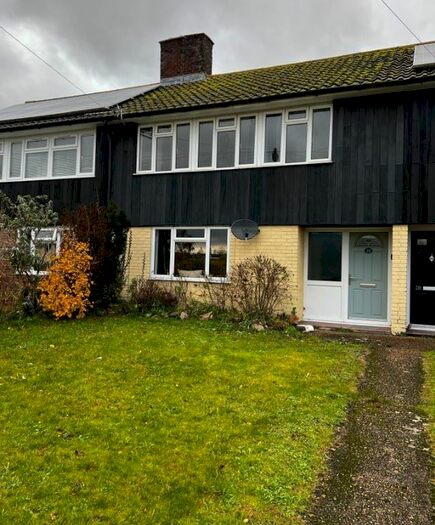 3 Bedroom Flat To Rent In Broadfields, Pewsey, SN9
