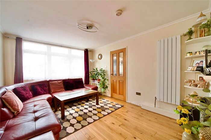 3 Bedroom Terraced House For Sale In Ravensbourne Gardens, Ilford, IG5