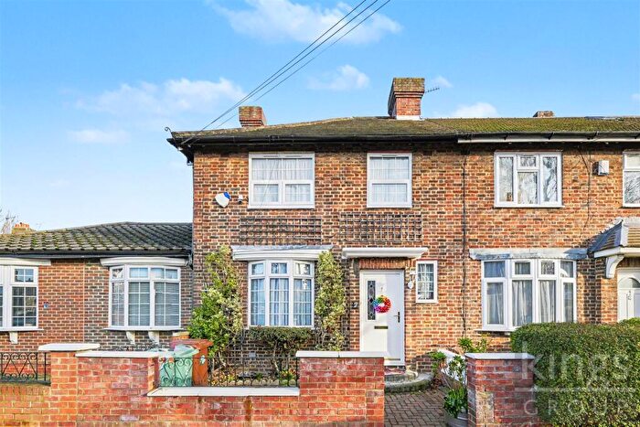 3 Bedroom Terraced House For Sale In Monoux Grove, Walthamstow, E17