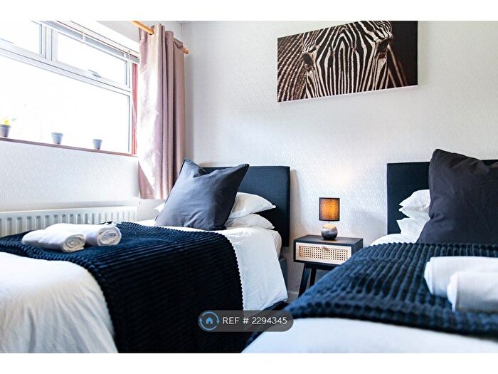 3 Bedroom Semi-Detached House To Rent In Hayfield Place, Sheffield, S12