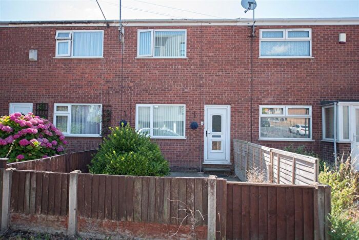 2 Bedroom Town House To Rent In Woodhouse Street, Nottingham, NG3