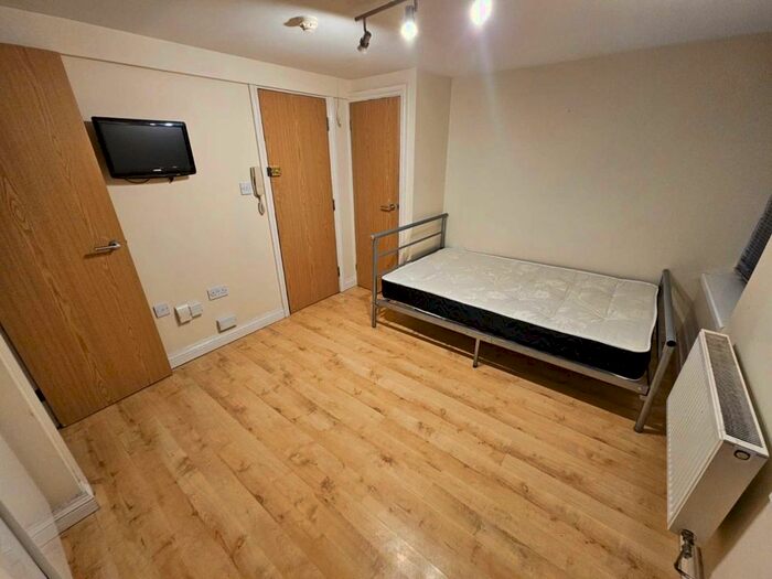 1 Bedroom Studio To Rent In Moy Road, Roath, Cardiff, CF24