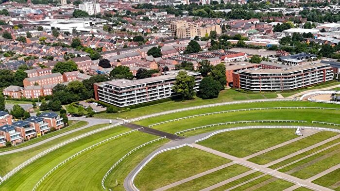 2 Bedroom Apartment For Sale In Racecourse Road, Newbury, RG14