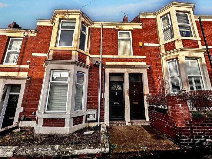 3 Bedroom Flat To Rent In Enfield Road, Gateshead, NE8