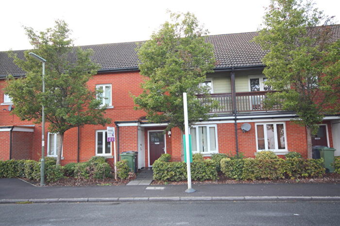 2 Bedroom Flat To Rent In Henderson Avenue, Guildford, GU2