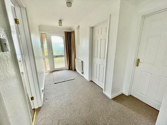 2 Bedroom Detached Bungalow For Sale In Manor Drive, Holbeach, PE12