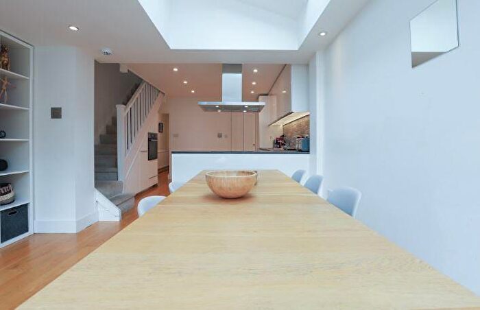 4 Bedroom Town House To Rent In Mount Street, OX2