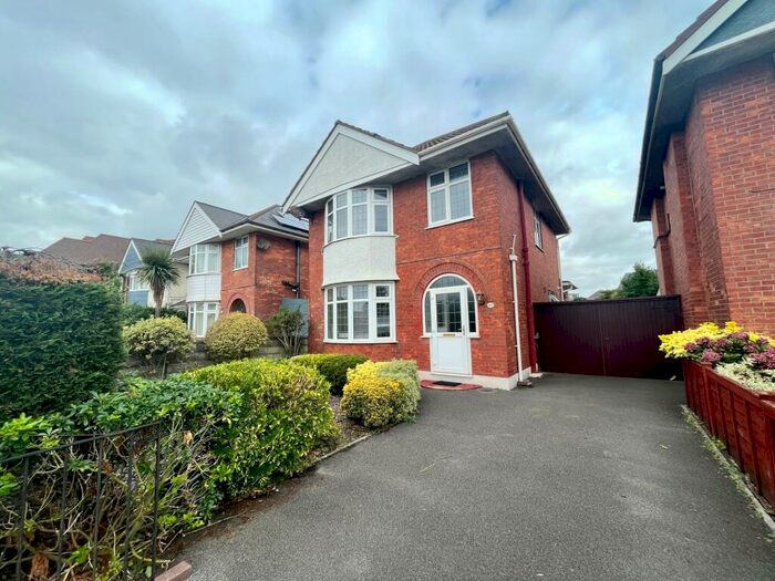 3 Bedroom House To Rent In Barrack Road, Christchurch, BH23