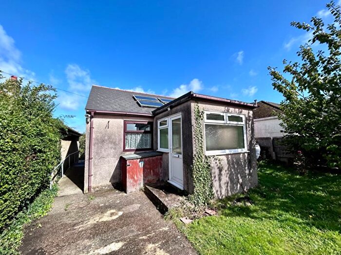 2 Bedroom Bungalow For Sale In Beech Road, Newport, PO30