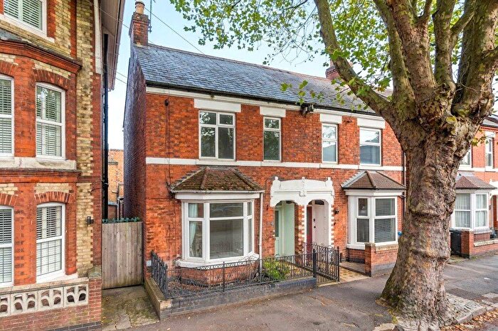 3 Bedroom End Of Terrace House For Sale In Tennyson Road, Kettering, Northamptonshire, NN16