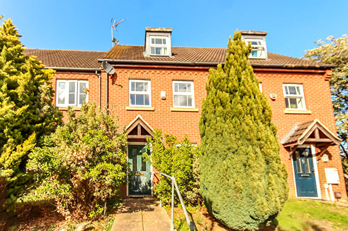 3 Bedroom Town House To Rent In Chapman Road, Wellingborough, NN8