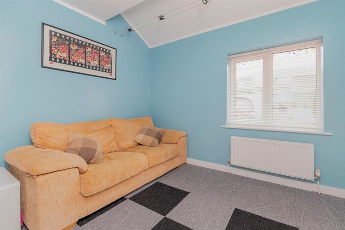 4 Bedroom Detached House For Sale In Turpins Way, Baldock, SG7
