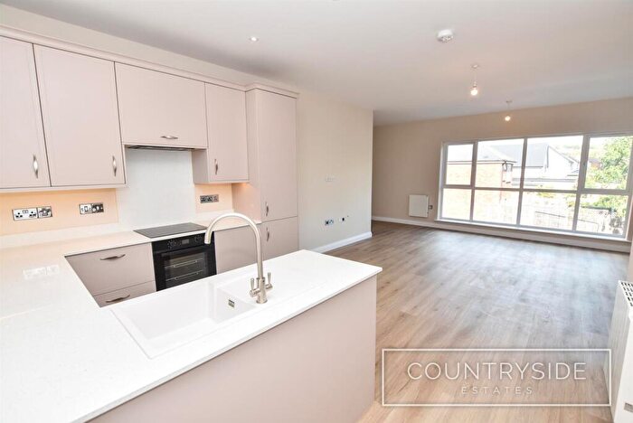 1 Bedroom Flat To Rent In Caten House, High Road, Benfleet, SS7