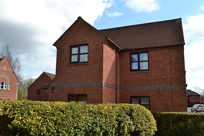 2 Bedroom Apartment To Rent In Field Gardens, Steventon, OX13