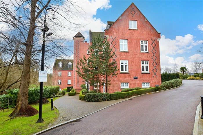 2 Bedroom Flat For Sale In The Galleries, Warley, Brentwood, Essex, CM14