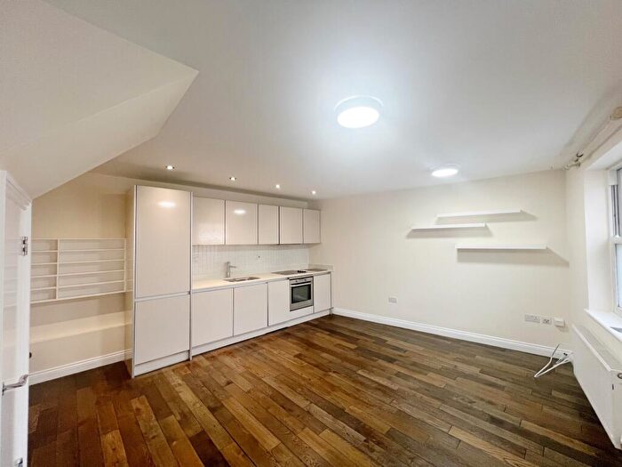 2 Bedroom Terraced House To Rent In Old Town, SN1