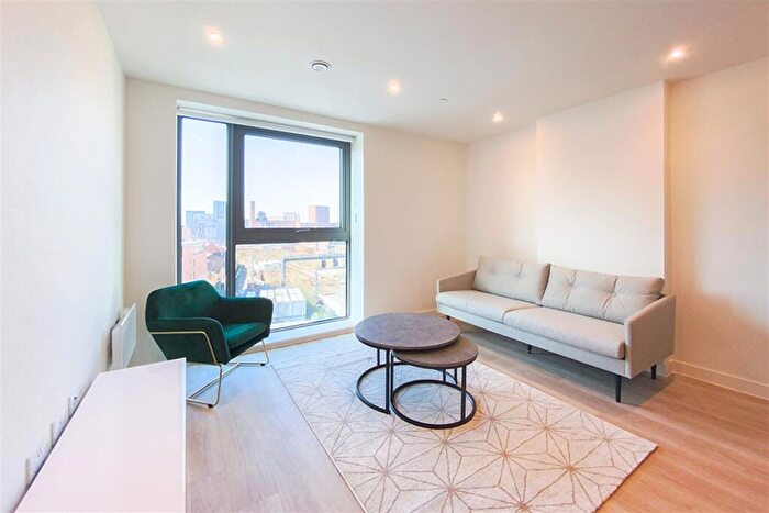 2 Bedroom Apartment To Rent In Exchange Point, Embankment West, M3