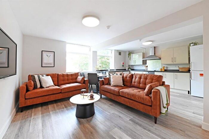 4 Bedroom Apartment To Rent In Apartment Broomgrove Apartments, Broomhill, S10