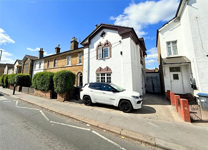 3 Bedroom Apartment To Rent In Selsdon Road, South Croydon, CR2