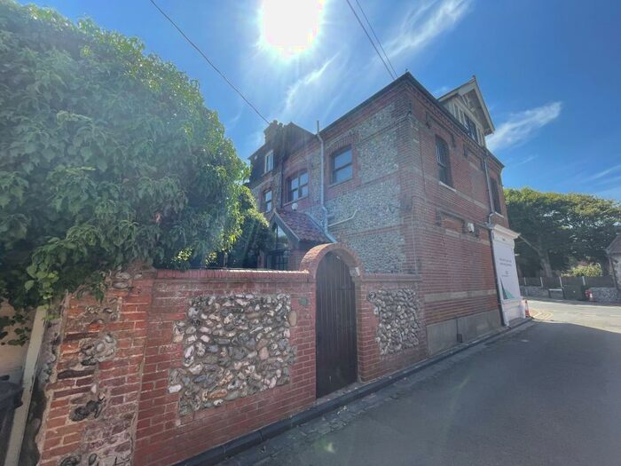 3 Bedroom Maisonette To Rent In High Street, Mundesley, Norwich, NR11