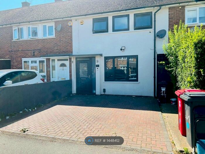 3 Bedroom Terraced House To Rent In Spencer Road, Slough, SL3