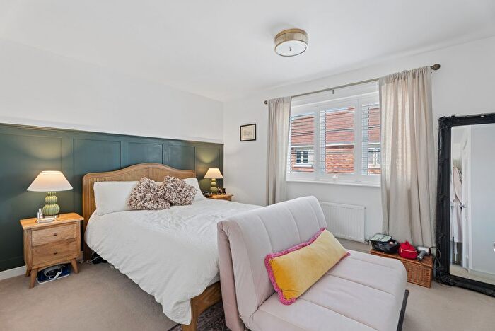 Semi-Detached House For Sale In Tun Furlong, Pitstone, Leighton Buzzard, Bedfordshire, LU7