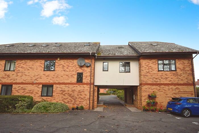 1 Bedroom Flat For Sale In Cavendish Gardens, Chelmsford, CM2