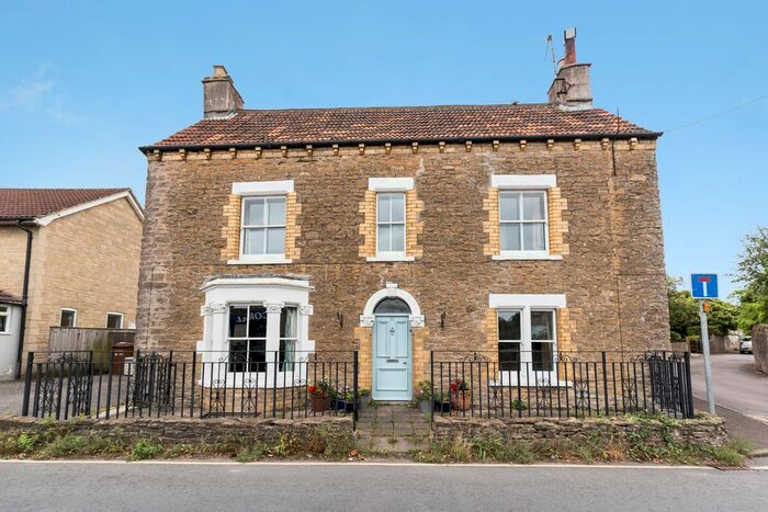 4 Bedroom Detached House To Rent In Keyford, Frome, BA11