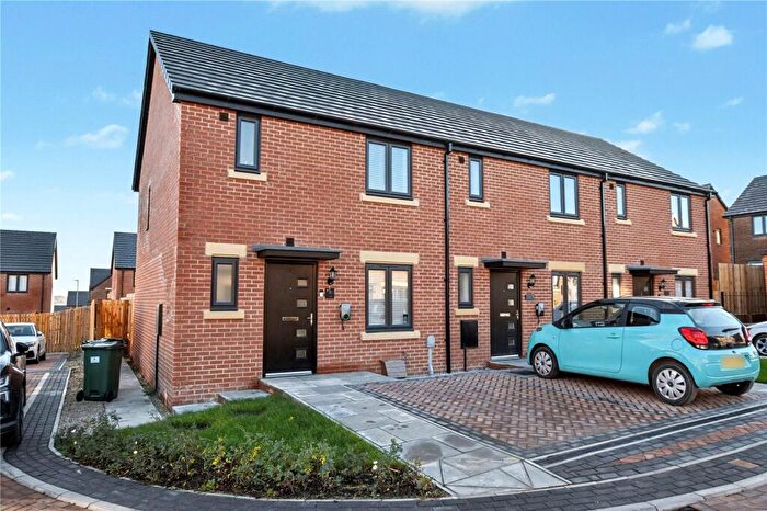 3 Bedroom End Of Terrace House For Sale In Cuthbert Court, Churwell, Morley, Leeds, LS27