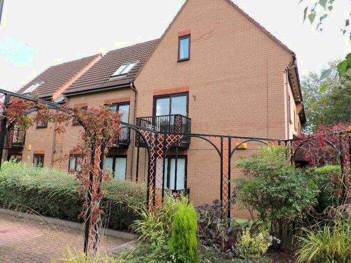 2 Bedroom Flat To Rent In Avocet Wharf, Marina Park, Castle Marina, Nottingham, NG7