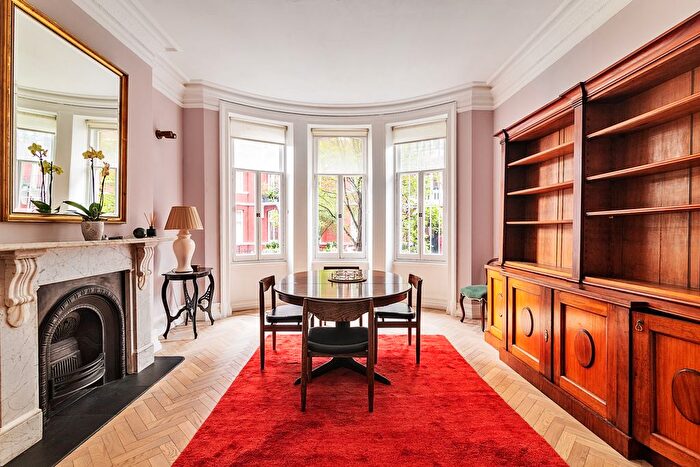 3 Bedroom Flat To Rent In Cabbell Street, Marylebone, NW1
