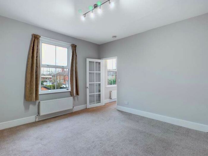 2 Bedroom Flat To Rent In Fordwater Road, Chertsey, Surrey, KT16