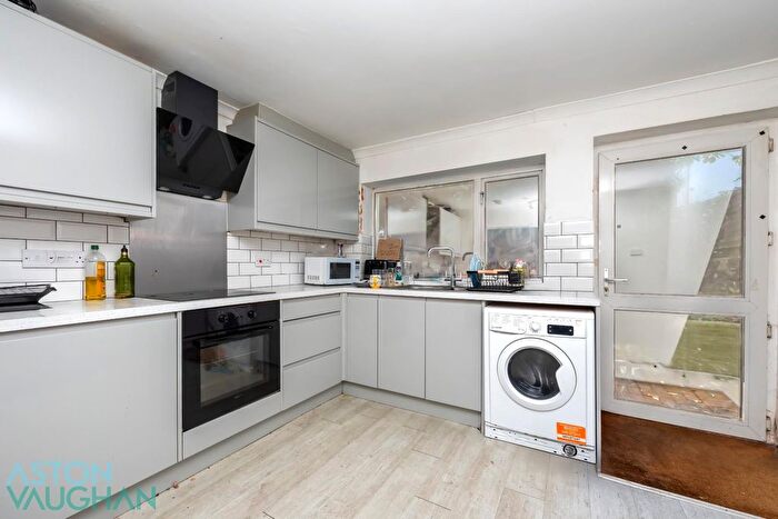 6 Bedroom Terraced House To Rent In Inverness Road, Brighton, BN2