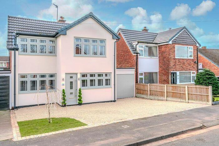 5 Bedroom Detached House For Sale In Noel Gate, Aughton, L39