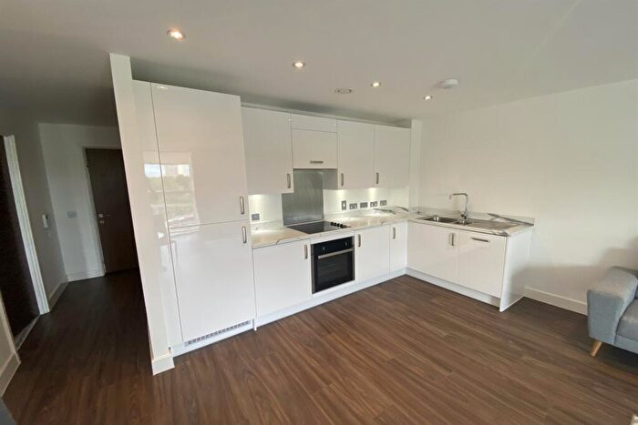 2 Bedroom Flat To Rent In St Vincent Street, B16