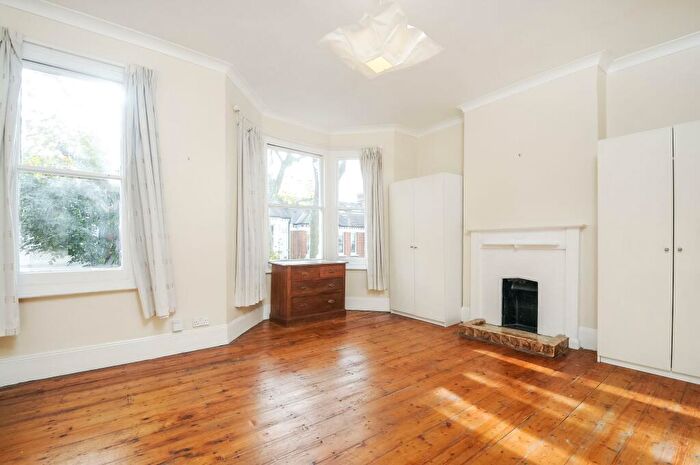 3 Bedroom House To Rent In Bennerley Road, London, SW11