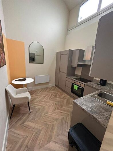 1 Bedroom Flat To Rent In The Headrow, Leeds, LS1