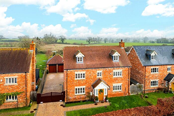 5 Bedroom Detached House For Sale In Lacemakers Close, East Claydon, Buckinghamshire, MK18