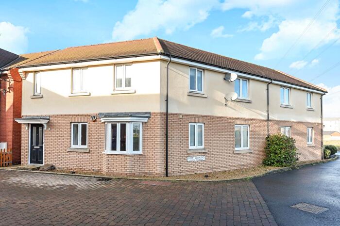 2 Bedroom Apartment To Rent In Berryfields, Aylesbury, HP18