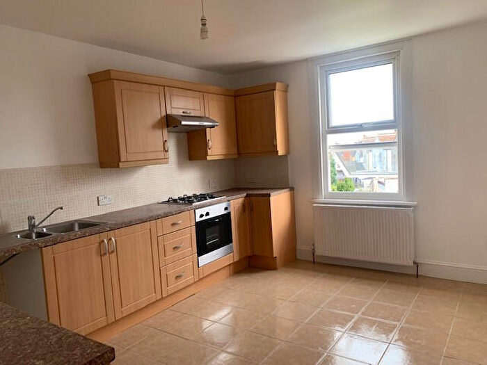 2 Bedroom Flat To Rent In Canterbury Street, Gillingham, Kent, ME7