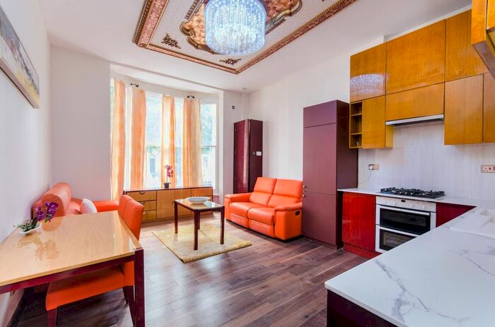 2 Bedroom Flat To Rent In Sutherland Avenue, Maida Vale, London, W9