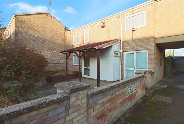 3 Bedroom Semi-Detached House For Sale In Dorking Walk, Corby, NN18