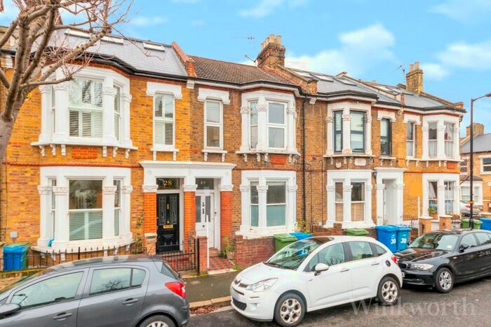 2 Bedroom Flat To Rent In Dayton Grove, London, SE15