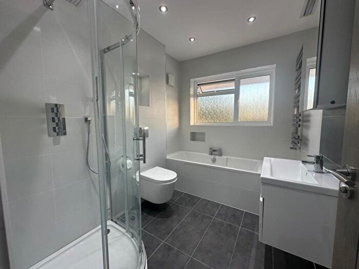 5 Bedroom Property To Rent In Branksome Way, Harrow, HA3
