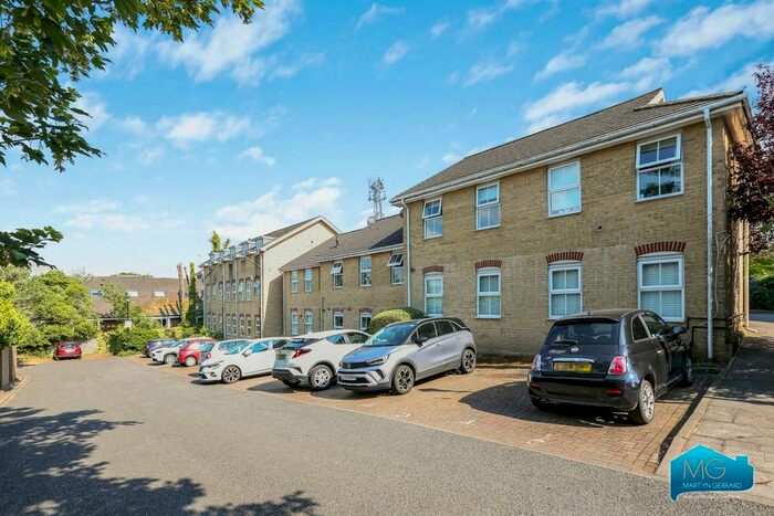 2 Bedroom Flat To Rent In Tapster Street, High Barnet, Hertfordshire, EN5