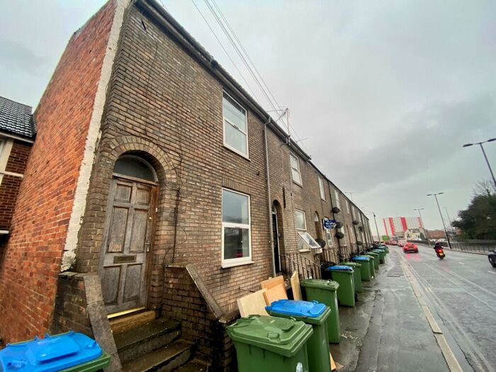 2 Bedroom House To Rent In St. Andrews Road, Southampton, SO14