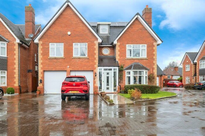 6 Bedroom Detached House For Sale In Butlers Courts Lane, Birmingham, B20