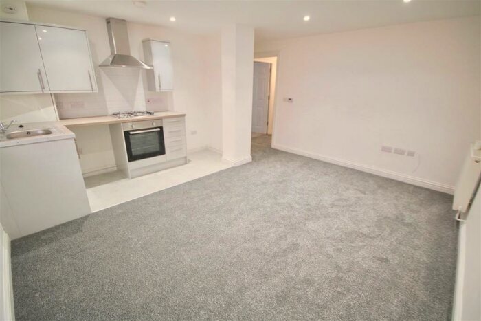 1 Bedroom Flat To Rent In Queens Road, Portsmouth, PO2