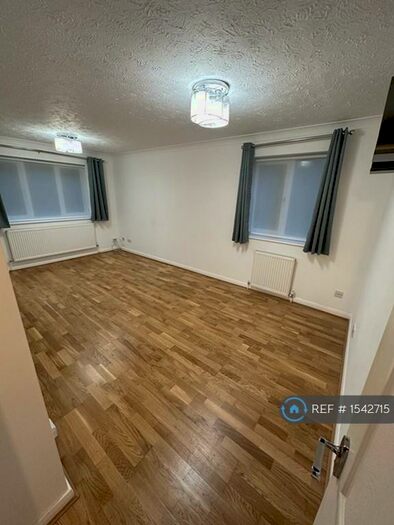 1 Bedroom Flat To Rent In Court Bushes Road, Whyteleafe, CR3