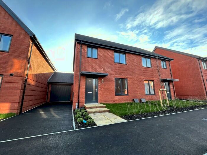 3 Bedroom Semi-Detached House To Rent In Stonyfield Road, Whiteley, PO15